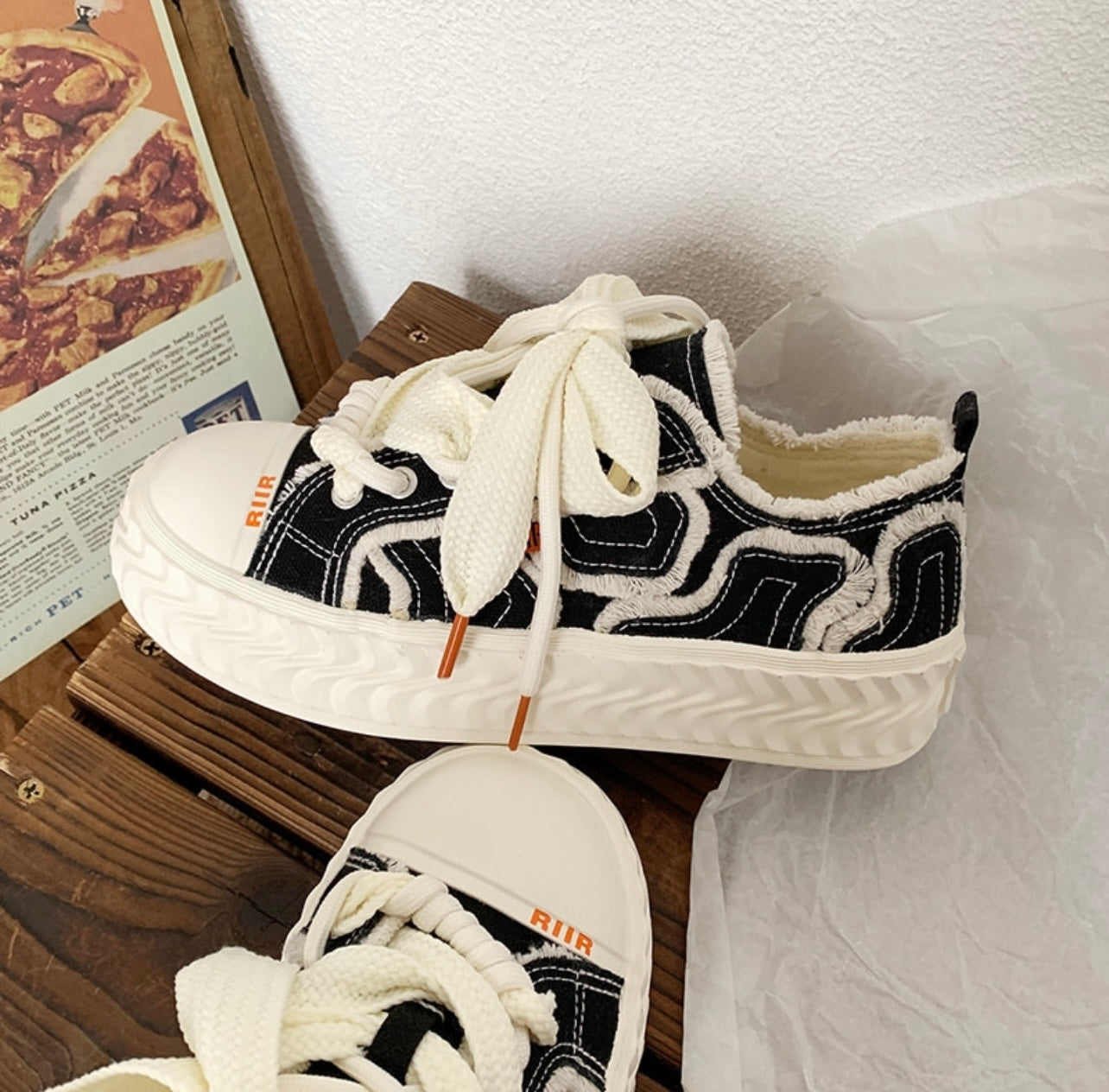 Wavy Stitch Canvas Sneaker